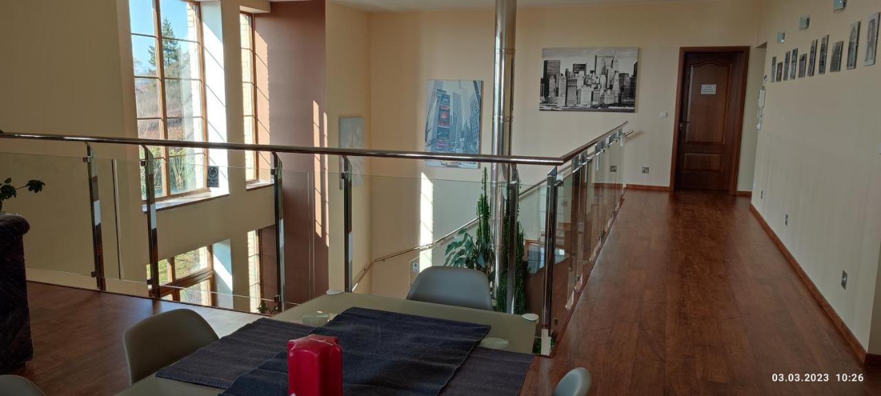 Villa Homestay Nad Helmrovkou Prag Exteriör bild