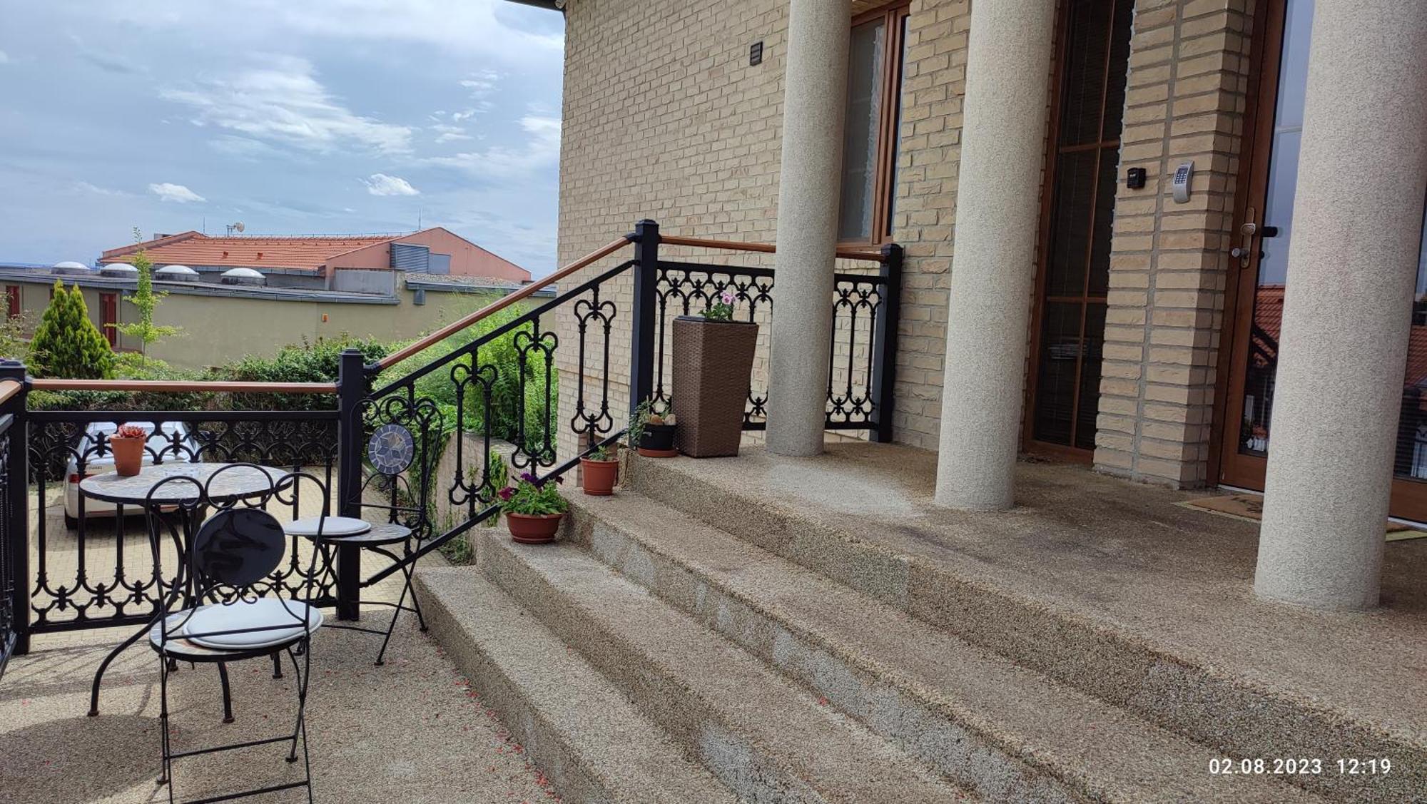 Villa Homestay Nad Helmrovkou Prag Exteriör bild