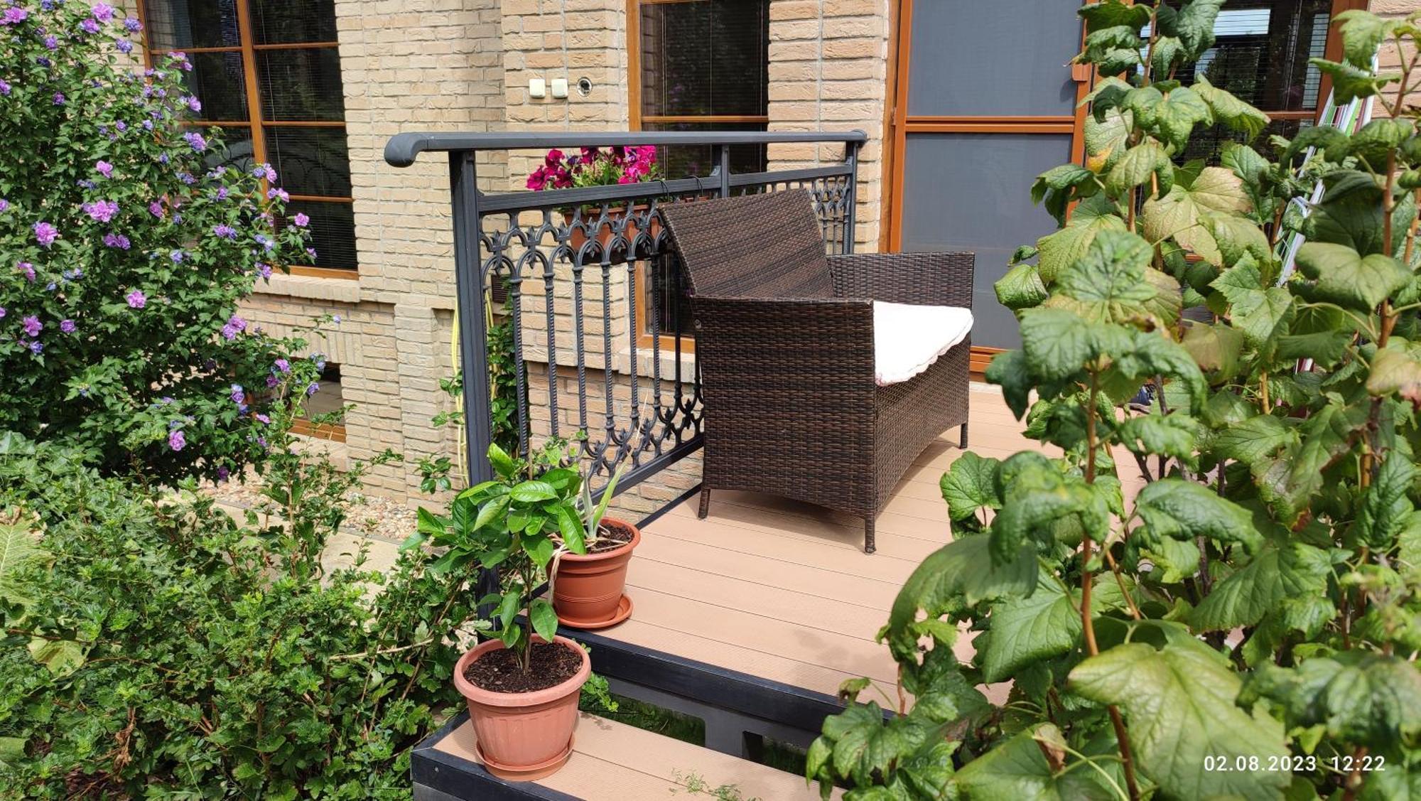 Villa Homestay Nad Helmrovkou Prag Exteriör bild