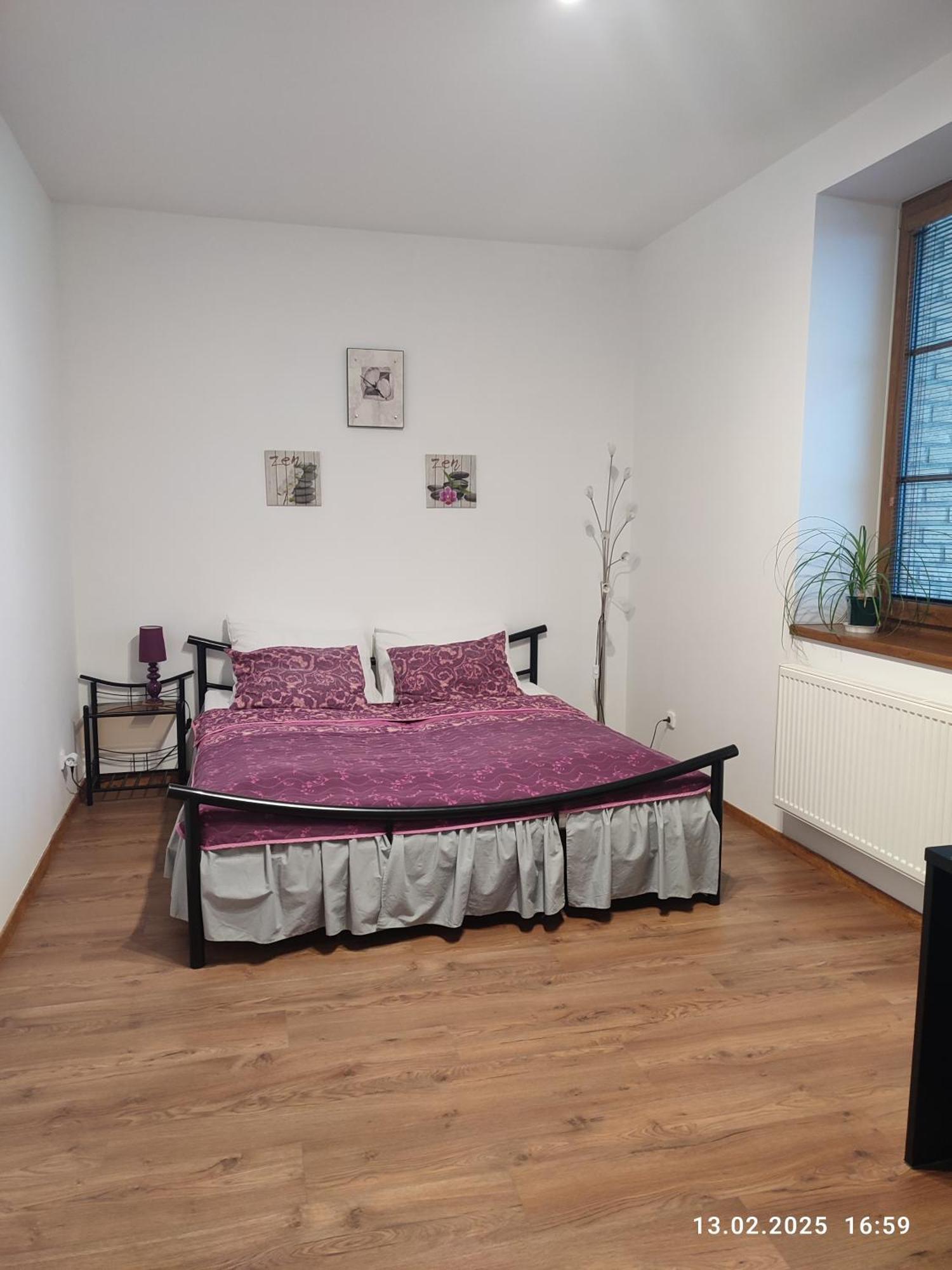 Villa Homestay Nad Helmrovkou Prag Exteriör bild
