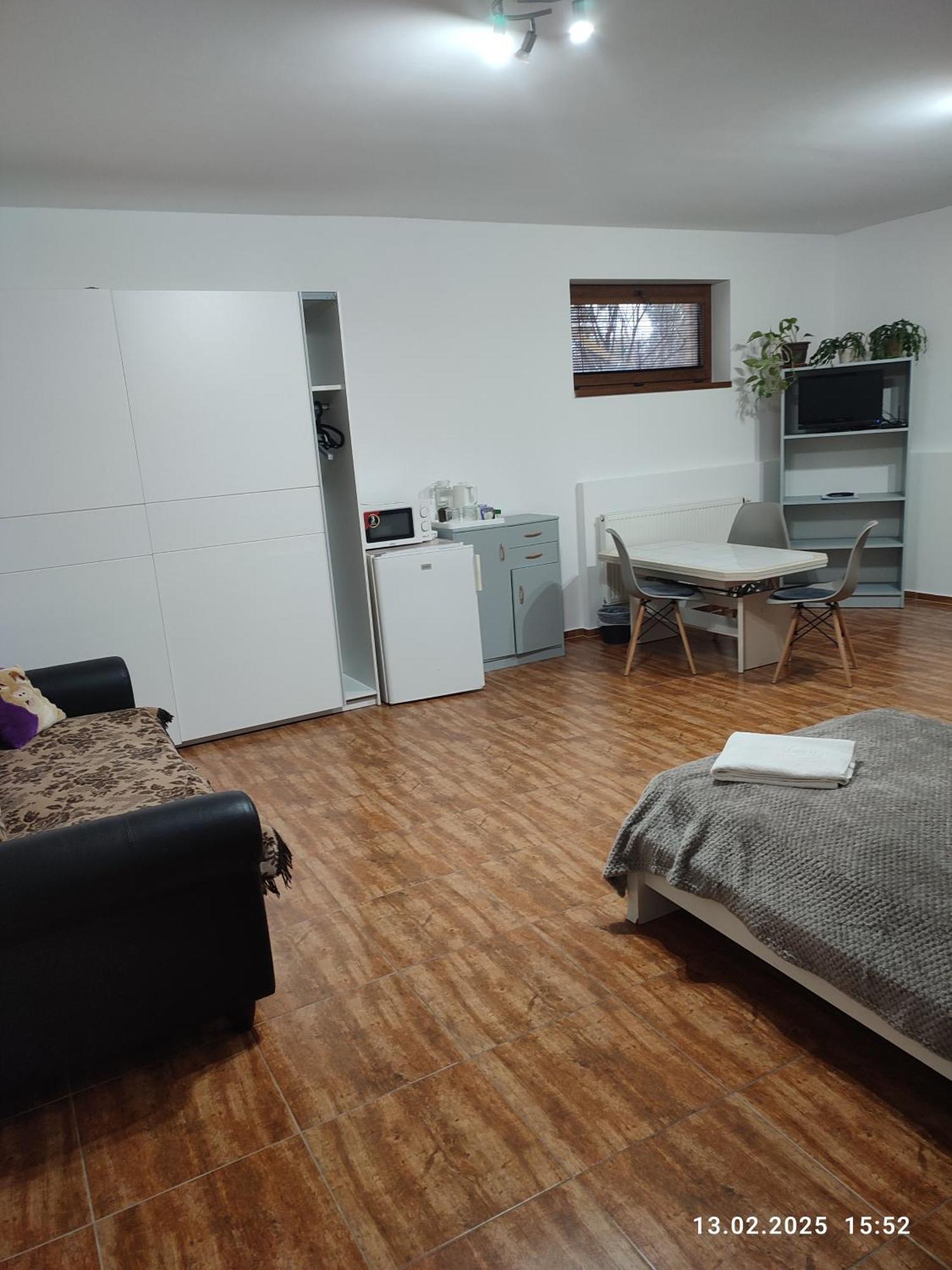 Villa Homestay Nad Helmrovkou Prag Exteriör bild