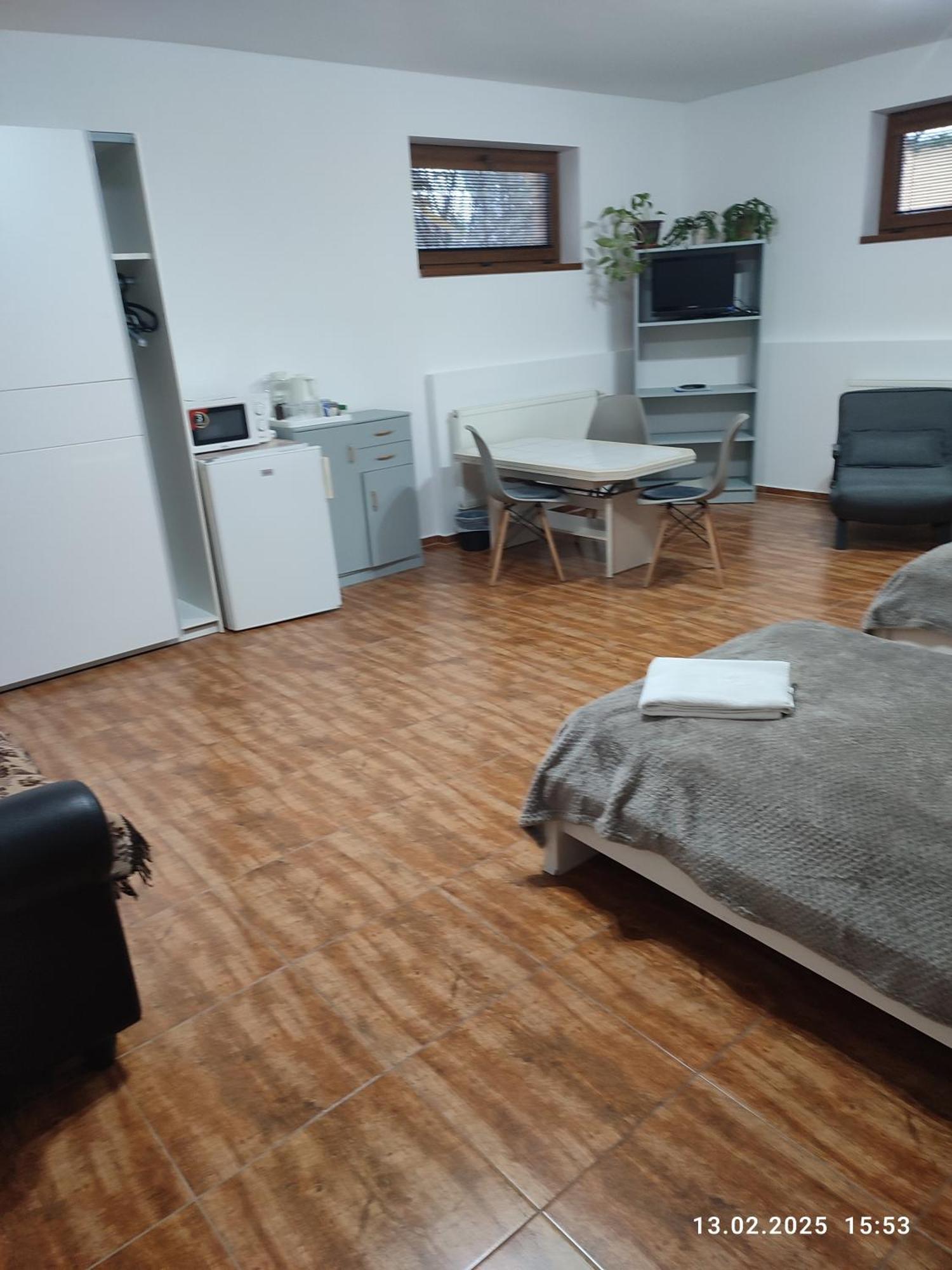 Villa Homestay Nad Helmrovkou Prag Exteriör bild