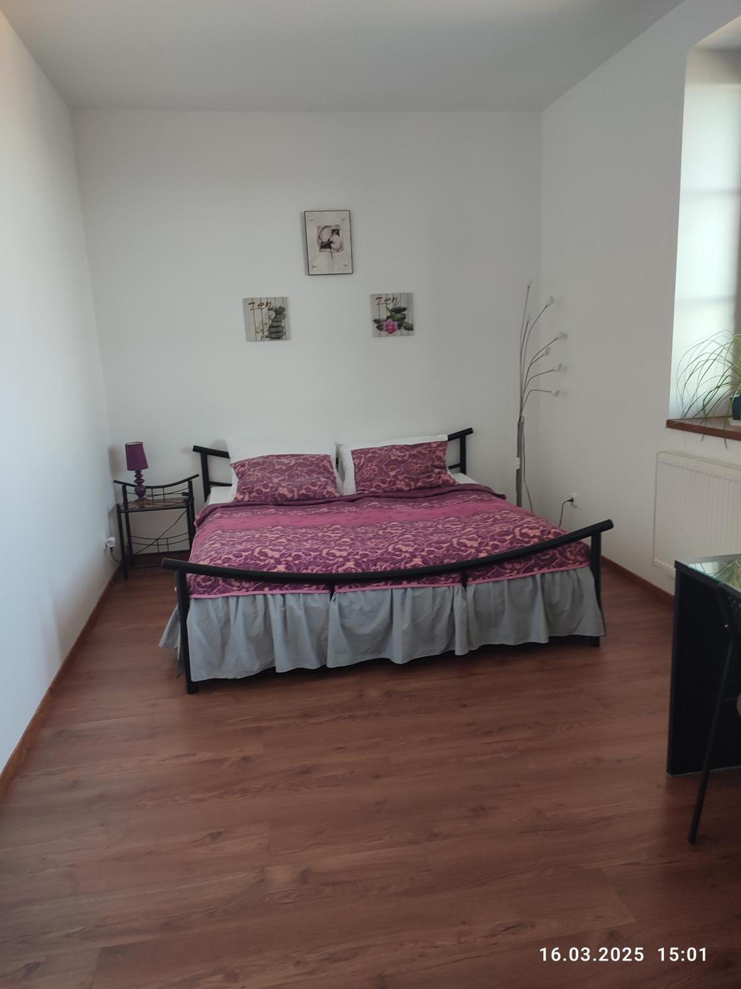 Villa Homestay Nad Helmrovkou Prag Exteriör bild